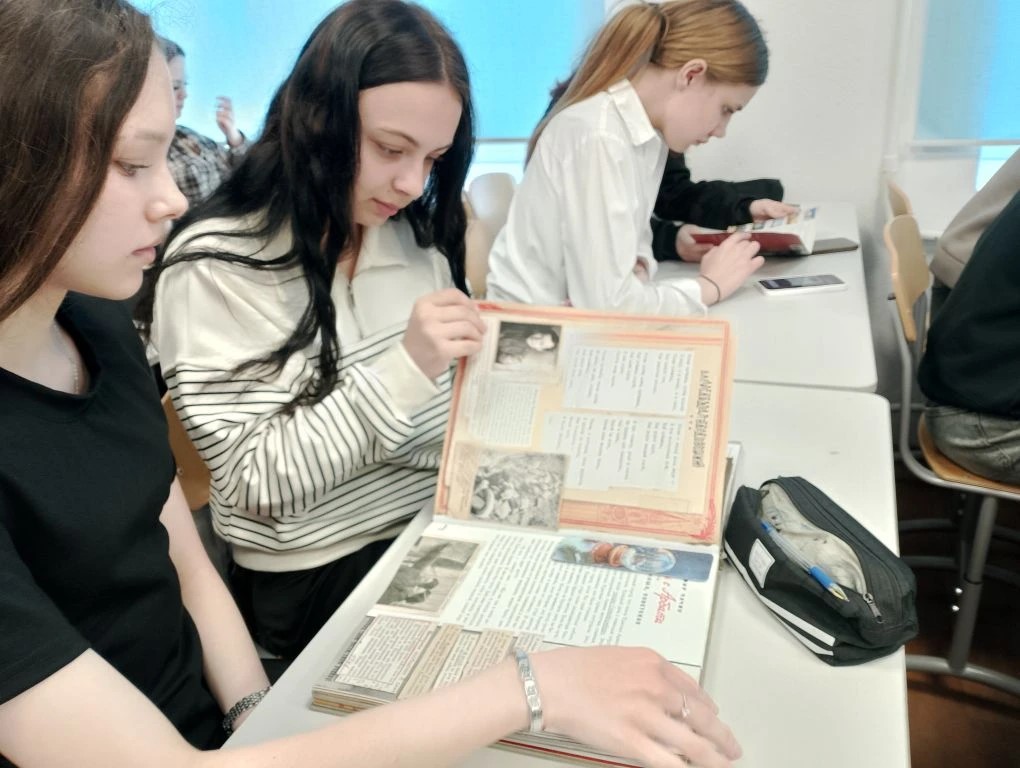 И память о войне нам книга оставляет