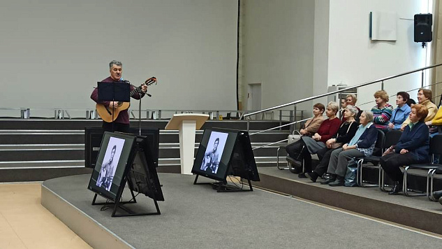 Поклонники творчества Владимира Высоцкого почтили его память